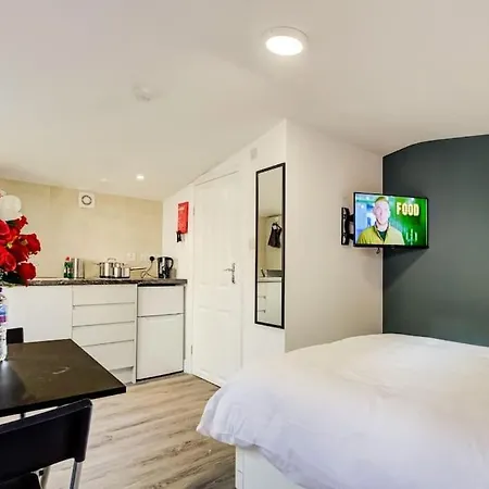 Luxury Studio Cabin - Central Location - Parking Erith Exterior photo