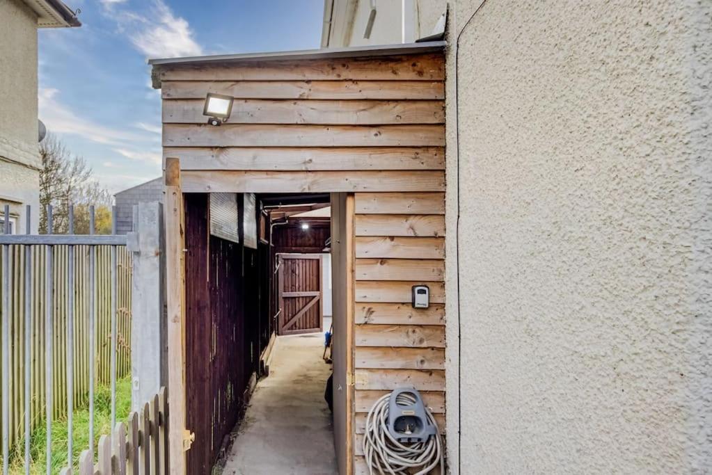 Luxury - Location - Parking Apartment *